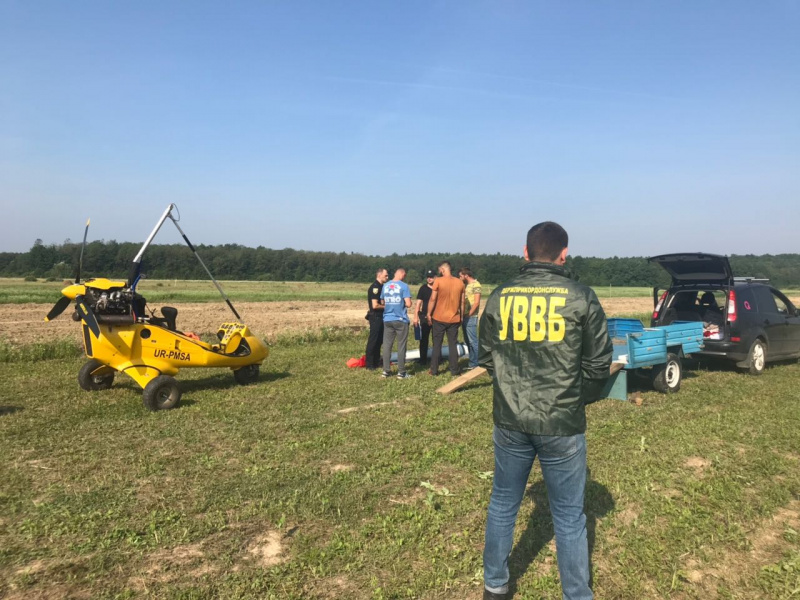 На Закарпатье обнаружили мотодельтаплан, которым могли переправлять контрабандный товар